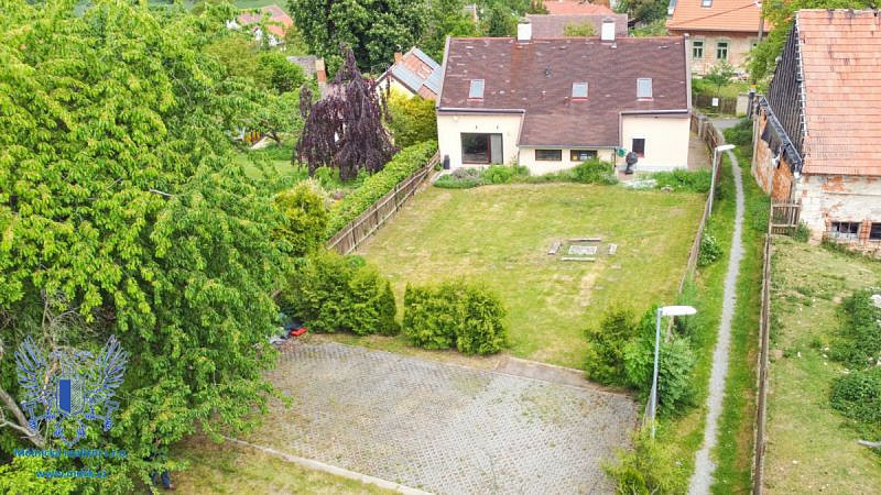 Prodej domu 192 m² s pozemkem 704 m² – fotografie 2
