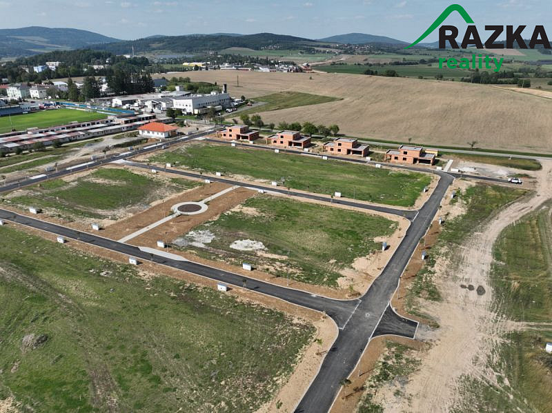 Prodej stavebního pozemku 1 237 m² – pohled 3