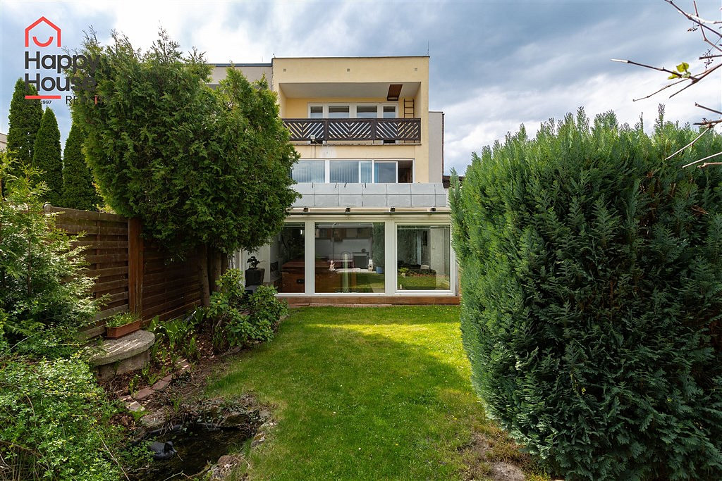 Pronájem domu 250 m² s pozemkem 625 m² – pohled 2