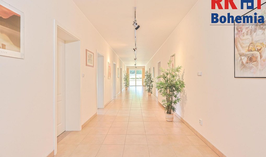 Prodej domu 266 m² s pozemkem 1 426 m², Šestajovice – náhled fotky 17