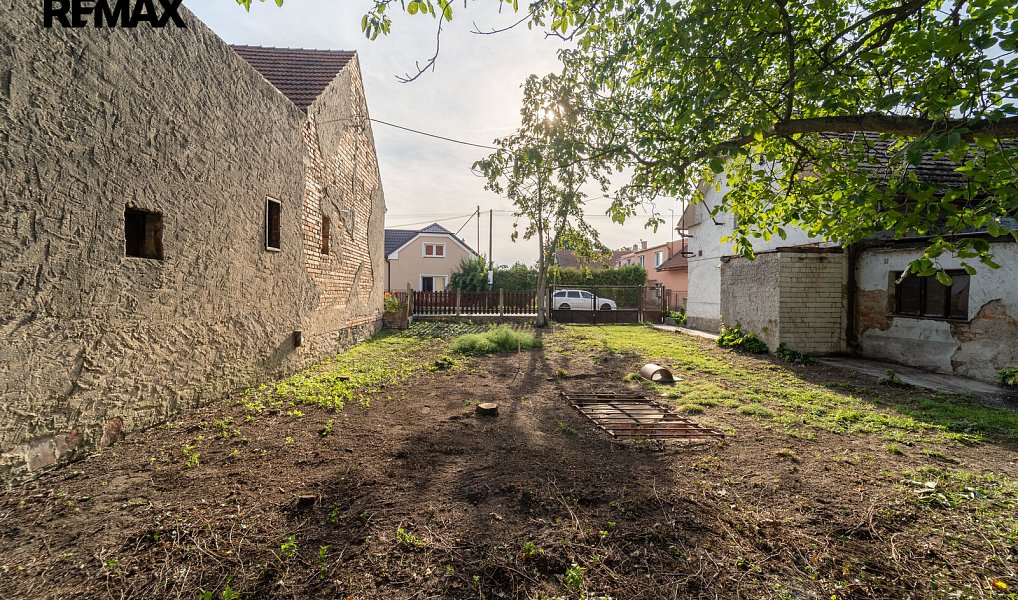 Prodej stavebního pozemku 818 m², Krakovany – náhled fotky 17