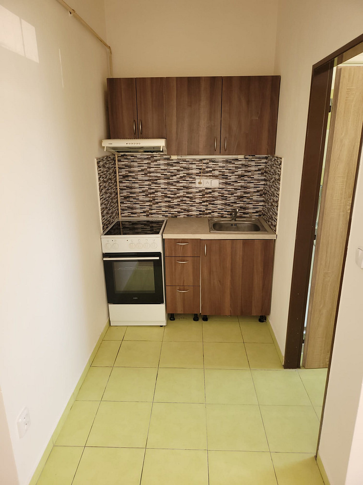 Pronájem bytu 1+kk 20 m² — photo 3