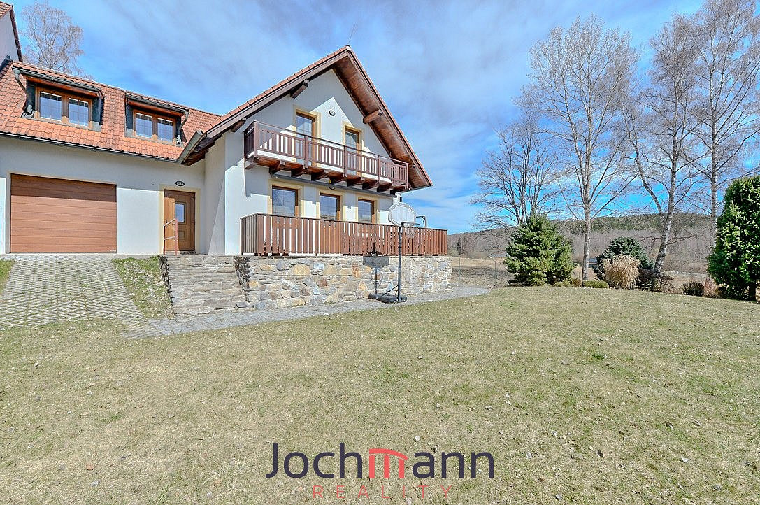 Prodej domu 182 m² s pozemkem 1 009 m²