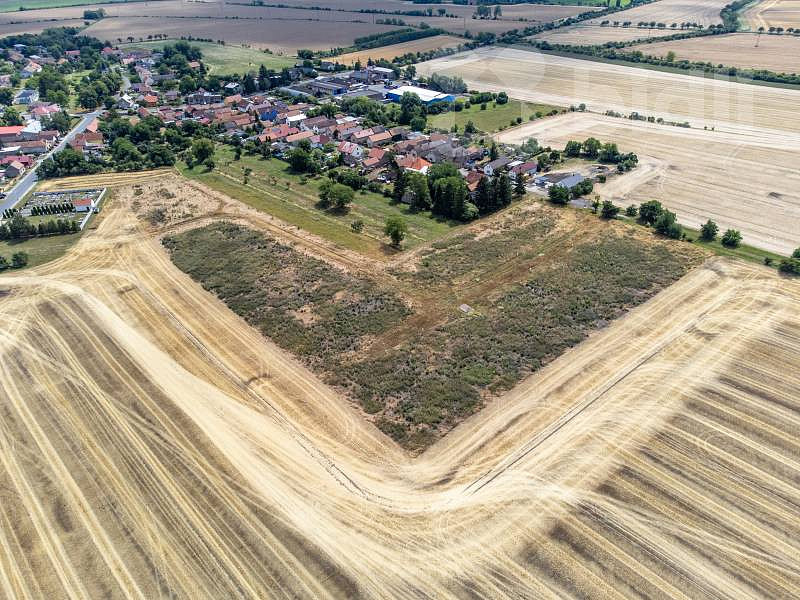 Prodej stavebního pozemku 978 m² – fotografie 3