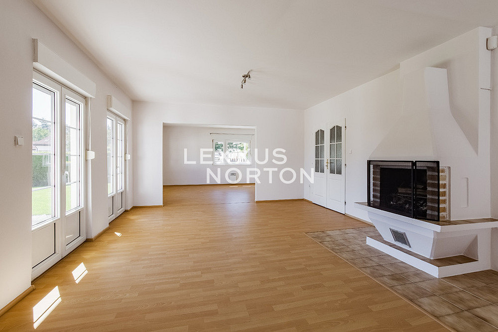Pronájem domu 365 m² s pozemkem 539 m² — photo 2