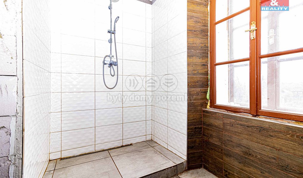 Prodej ubytovacího objektu 983 m², Žáky – náhled fotky 15