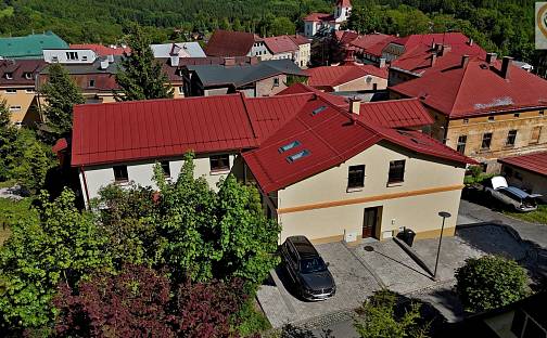 Prodej bytu 4+kk 99 m², Zámecká, Žacléř, okres Trutnov