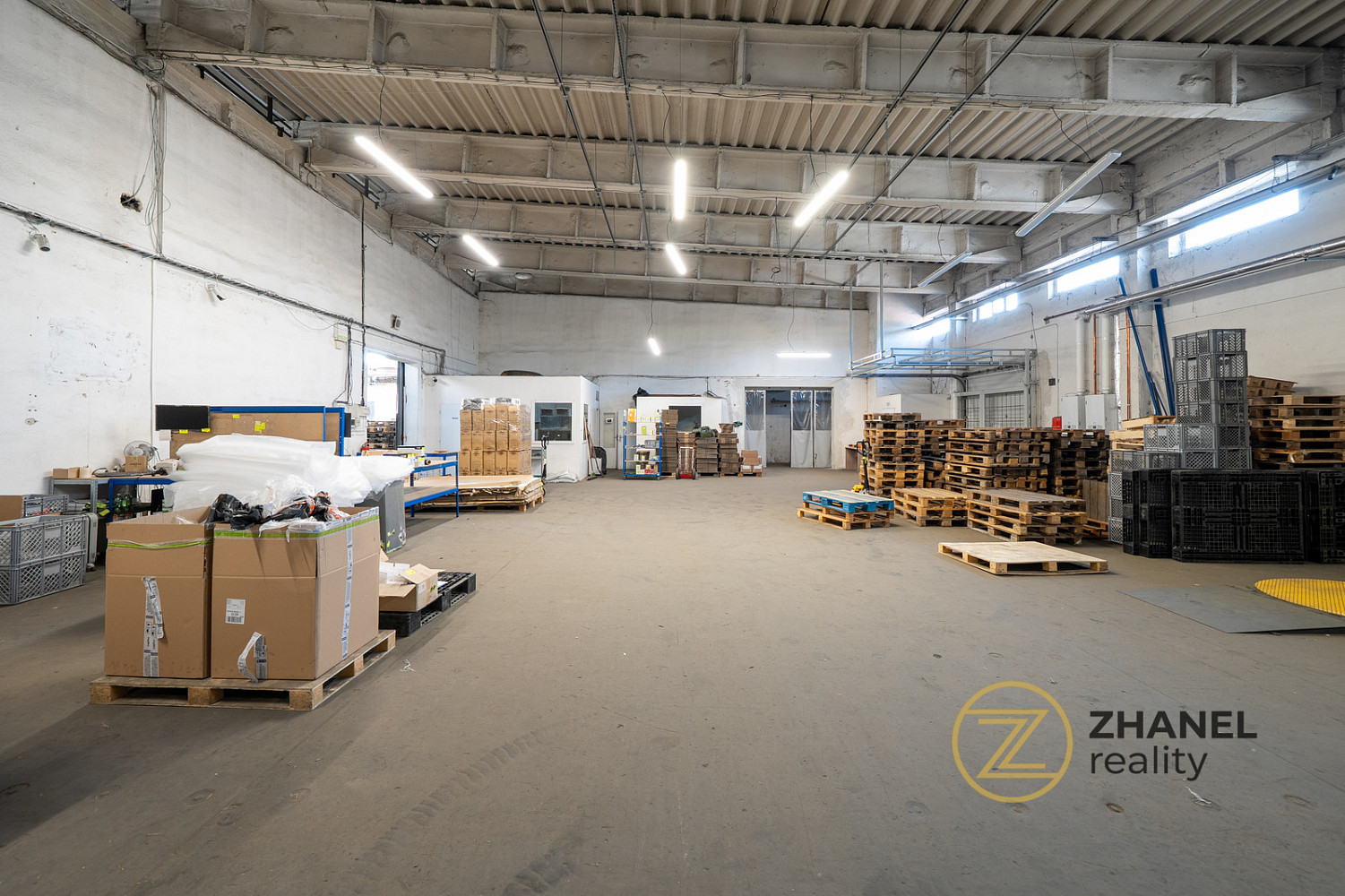 Pronájem skladovacích prostor 1 622 m²