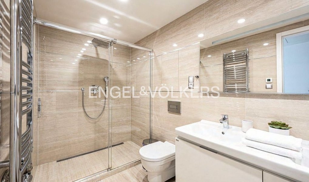 Pronájem bytu 4+kk 132 m², Praha – náhled fotky 13