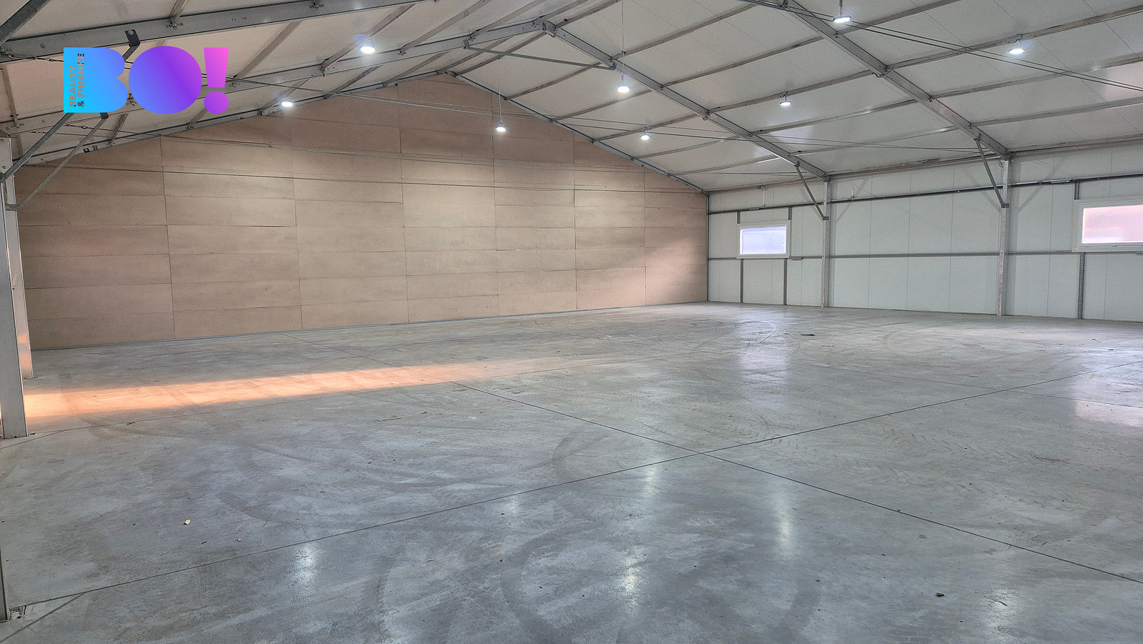 Pronájem skladovacích prostor 300 m² – fotografie 4
