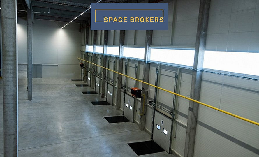 Pronájem skladových prostor v Dašicích - 9.700 m² s možností dělení – pohled 4