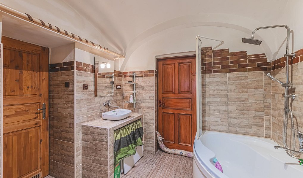 Prodej bytu 5+1 130 m², Sezemice – náhled fotky 10