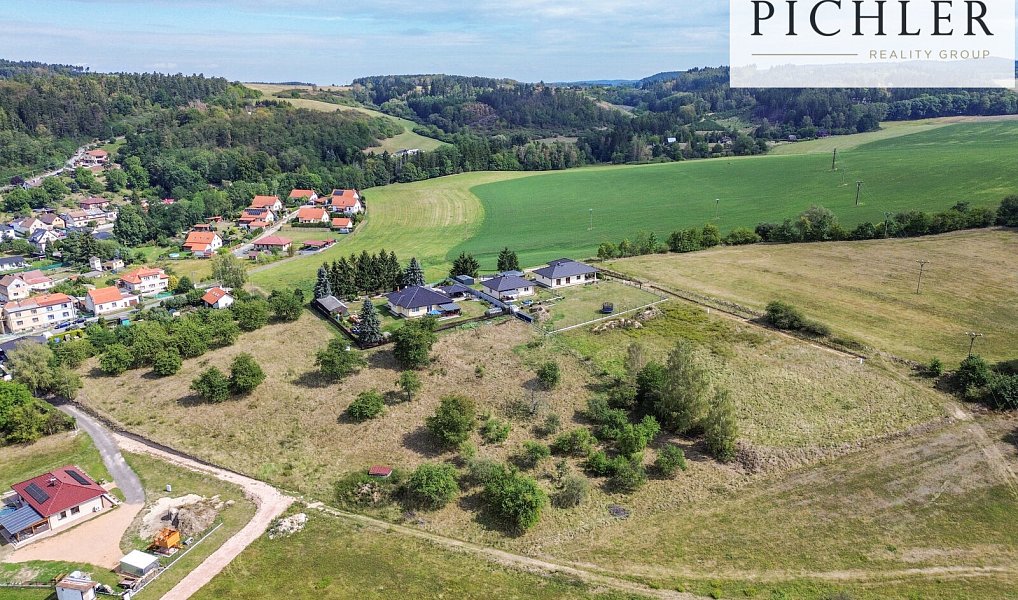 Prodej stavebního pozemku 10 447 m², Radnice – náhled fotky 17