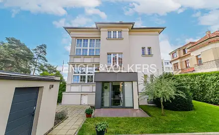 Prodej domu 434 m² s pozemkem 633 m², Na Kodymce, Praha 6 - Dejvice