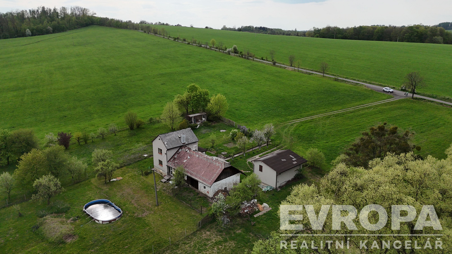 Prodej domu 330 m² s pozemkem 3 912 m²