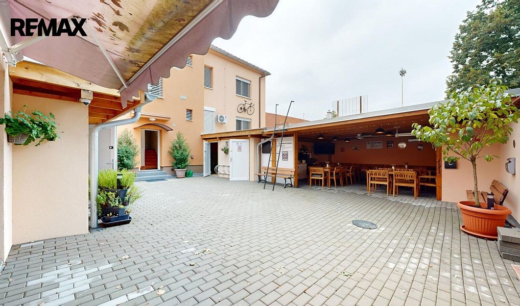 Prodej ubytovacího objektu 655 m², Dolní Dunajovice – náhled fotky 4
