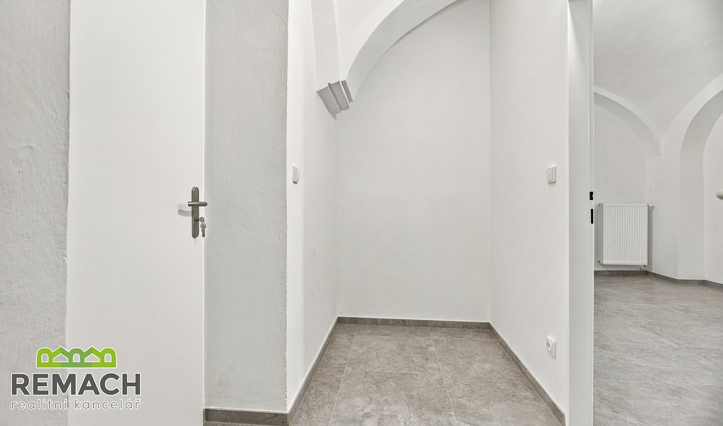 Pronájem bytu 1+1 72 m², Náchod – náhled fotky 10
