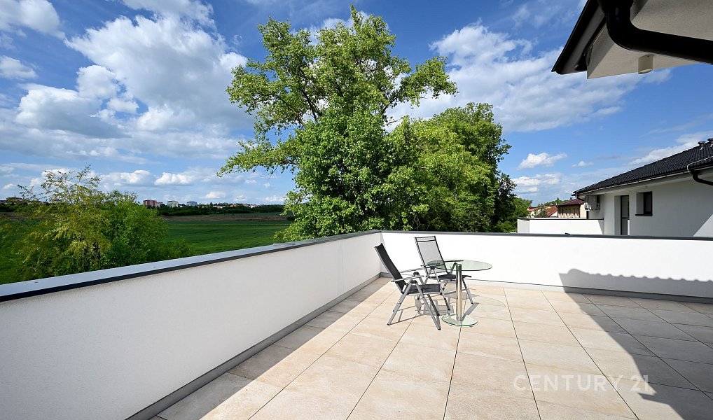 Prodej domu 243 m² s pozemkem 850 m², Květnice – náhled fotky 24