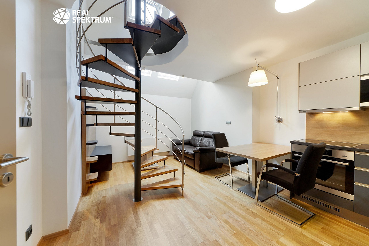 Pronájem bytu 2+kk 53 m²