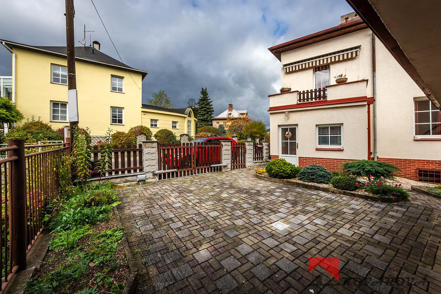 Prodej domu 216 m² s pozemkem 325 m²
