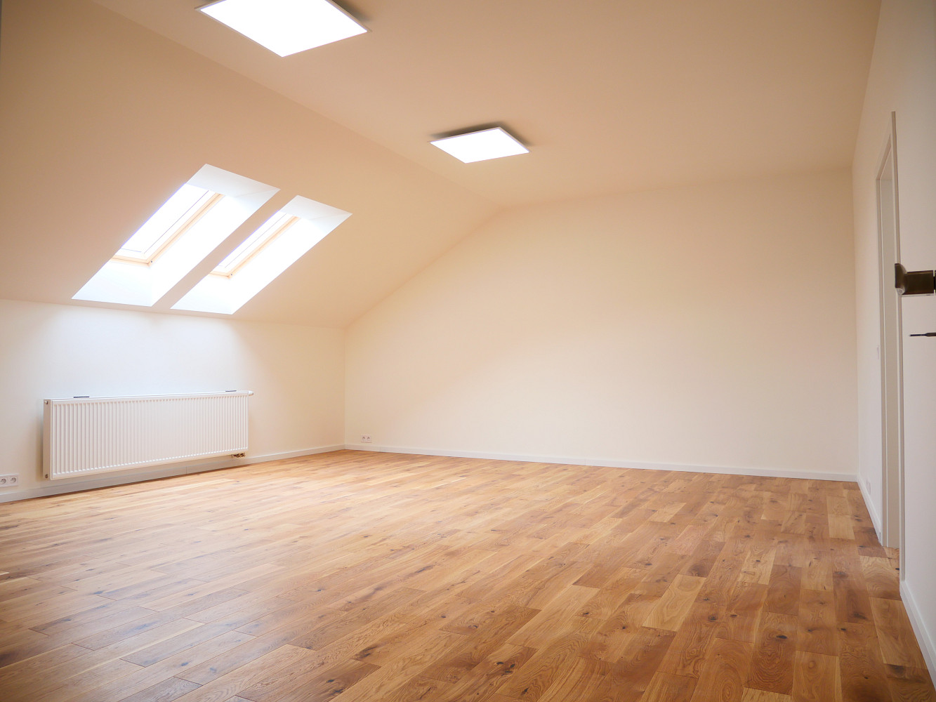 Pronájem bytu 2+kk 65 m² — photo 2