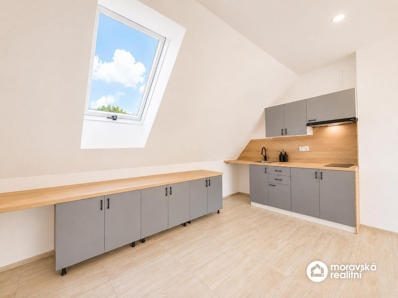 Prodej bytu 1+kk 52 m² — photo 3