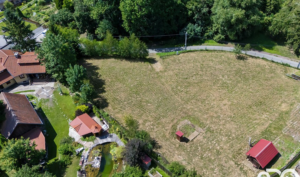 Prodej stavebního pozemku 1 200 m², Jinolice – náhled fotky 3