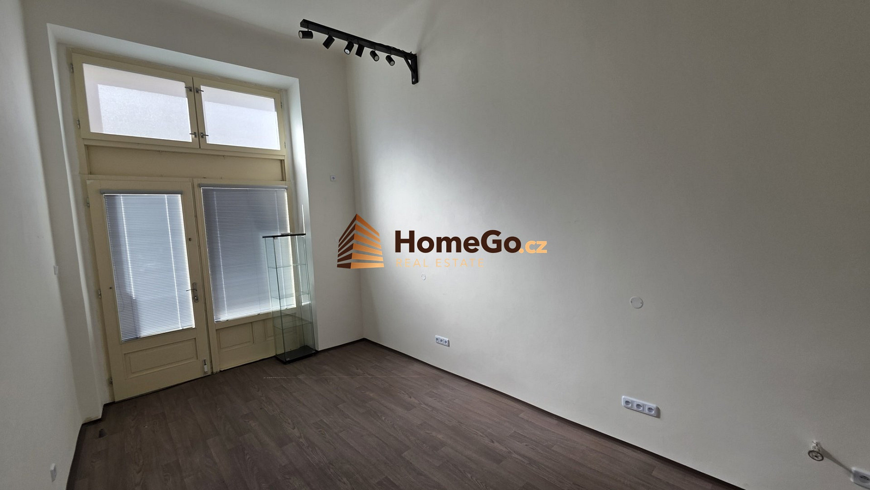 Pronájem obchodních prostor 33 m² – fotografie 2