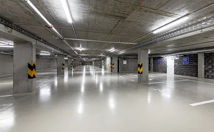 Ihned k dispozici. Prodej krytého parkovacího stání na Praze 9, Českobrodská, Praha 9 - Běchovice