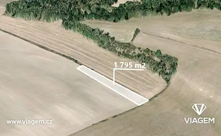 Prodej pole 1 795 m², Mělník