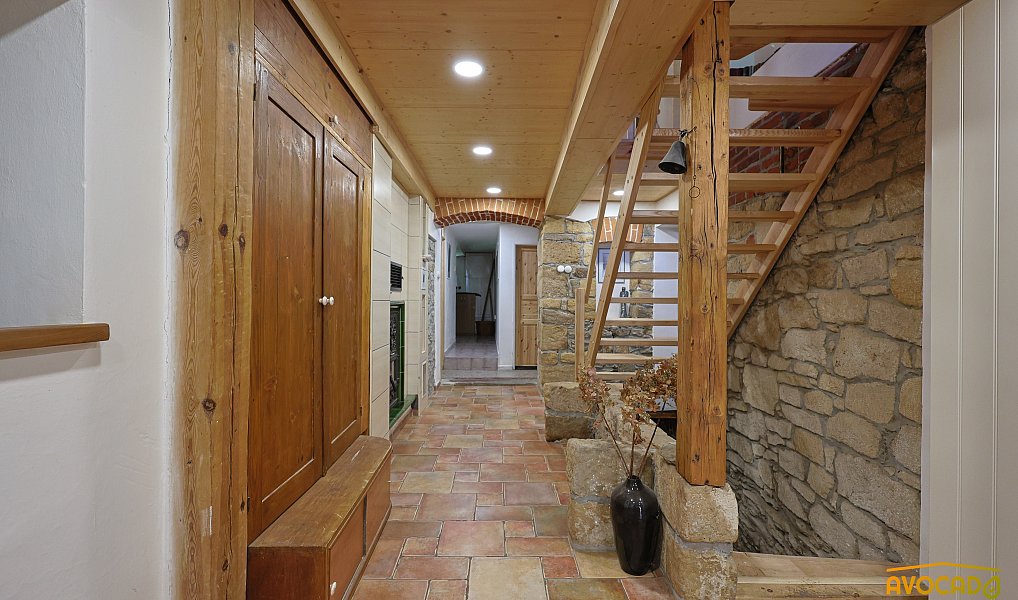 Prodej ubytovacího objektu 430 m², Mařenice – náhled fotky 5