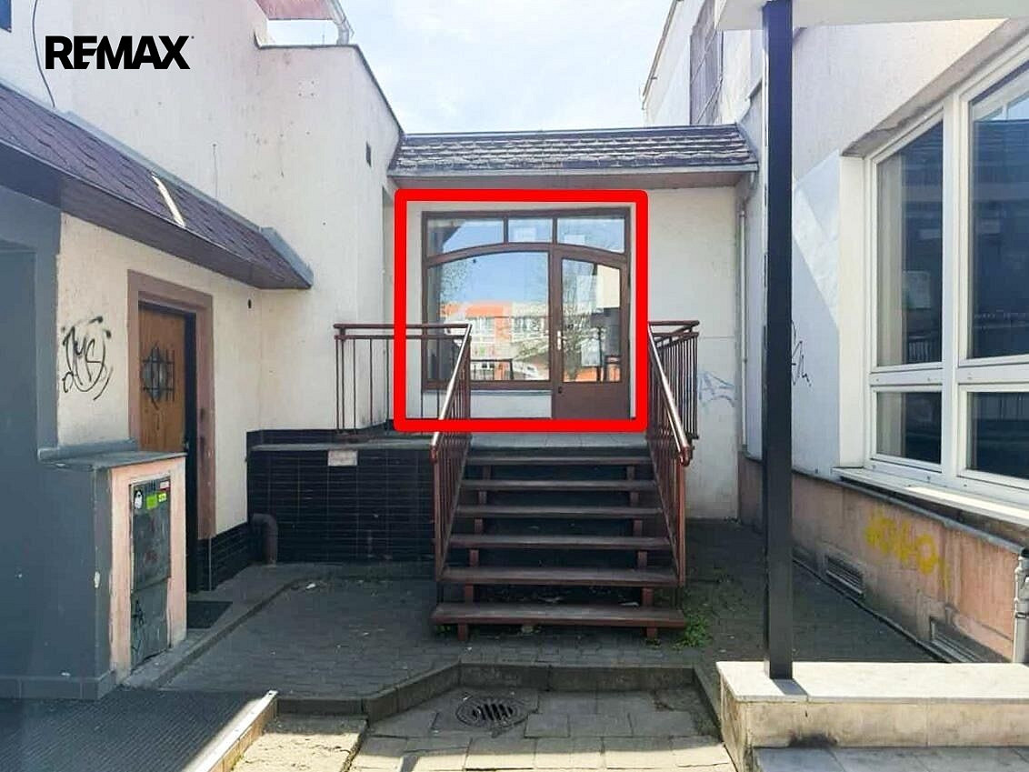 Prodej obchodních prostor 45 m² – fotografie 2