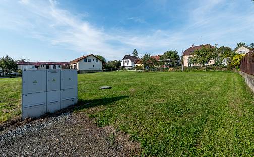 Prodej stavebního pozemku 998 m², 5. května, Milovice, okres Nymburk