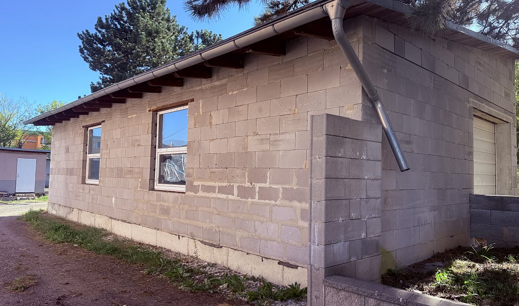 Pronájem velké garáže 96m2 v Bílině za Chlumem, Bílina – náhled fotky 3
