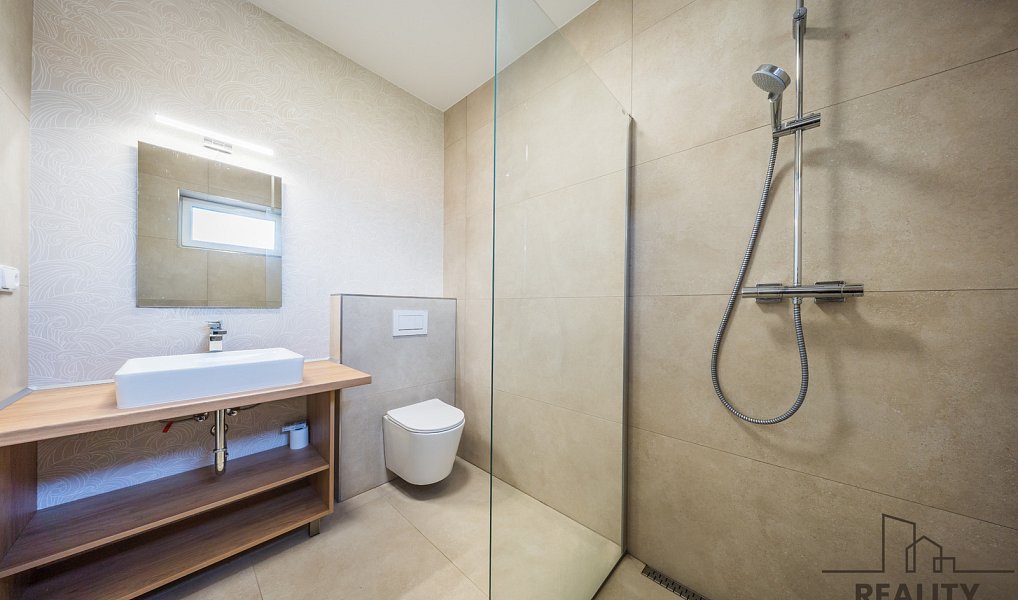 Prodej domu 225 m² s pozemkem 320 m², Vracov – náhled fotky 4