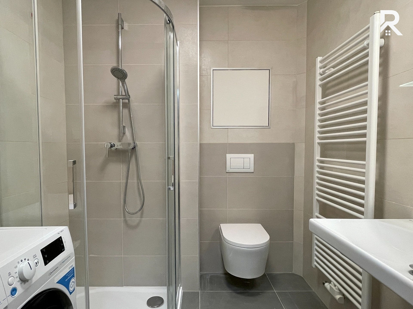 Pronájem bytu 1+kk 27 m² — photo 2