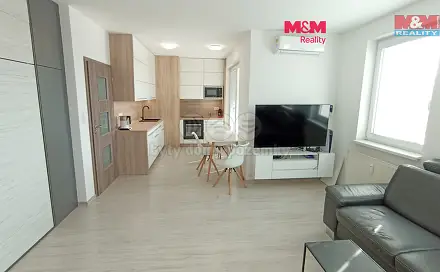Pronájem bytu 1+kk 34 m², Radniční, Most