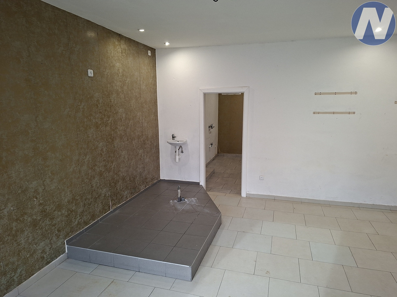 Pronájem obchodních prostor 50 m² – fotografie 4