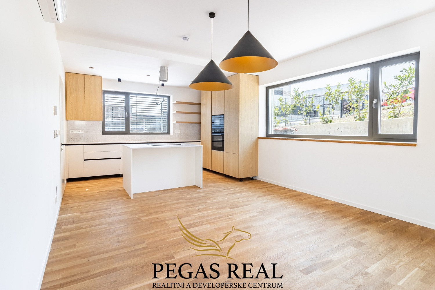 Prodej domu 165 m² s pozemkem 734 m² – fotografie 2