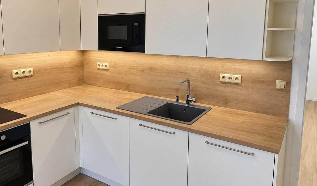 Pronájem bytu 2+1 77 m², Praha – náhled fotky 2