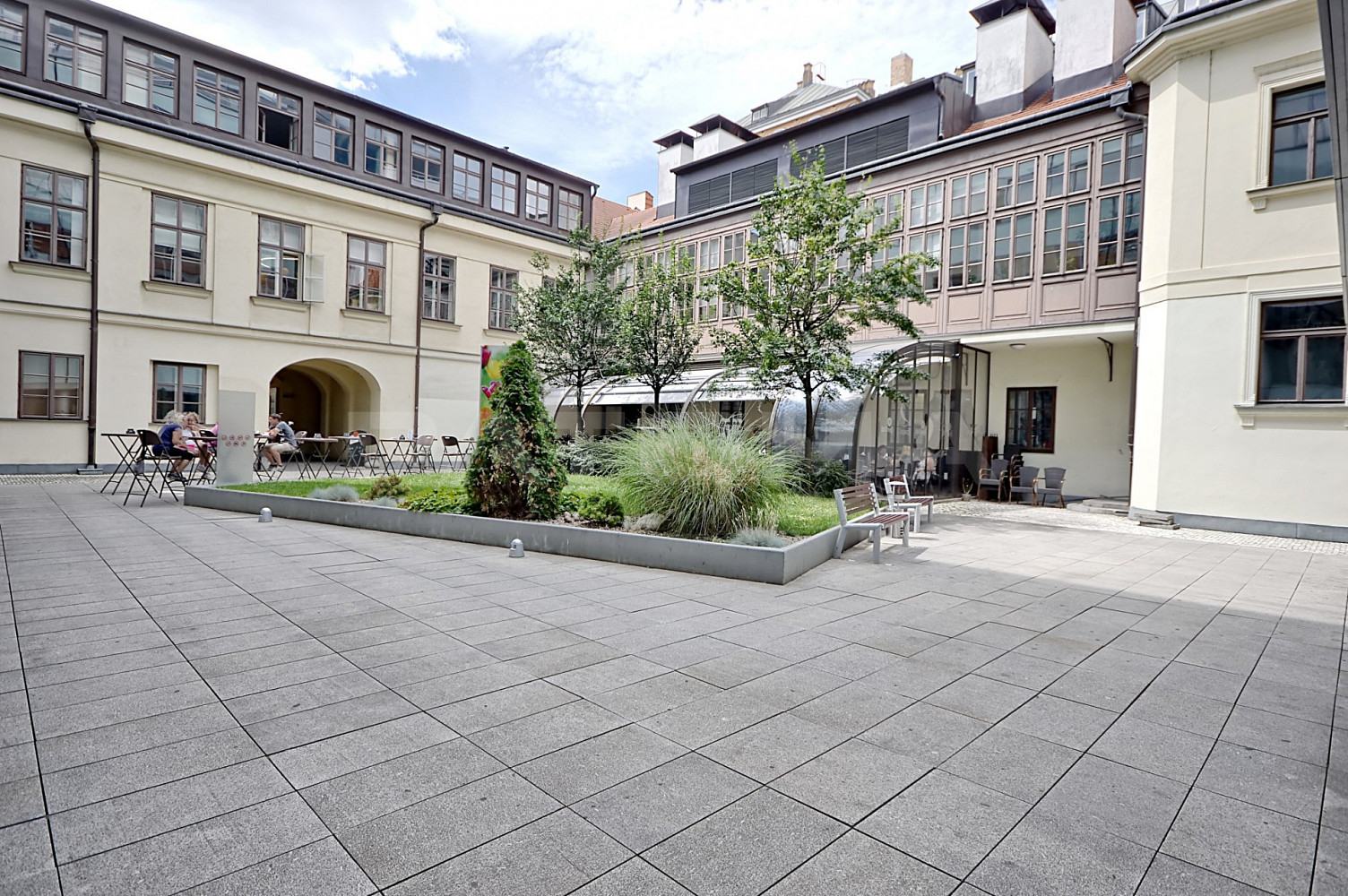 Pronájem kanceláře 300 m² – fotografie 4