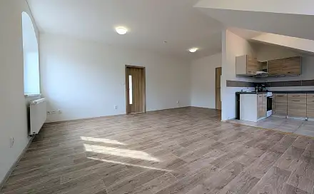 Pronájem bytu 4+kk 116 m², U Koupaliště, Peruc, okres Louny