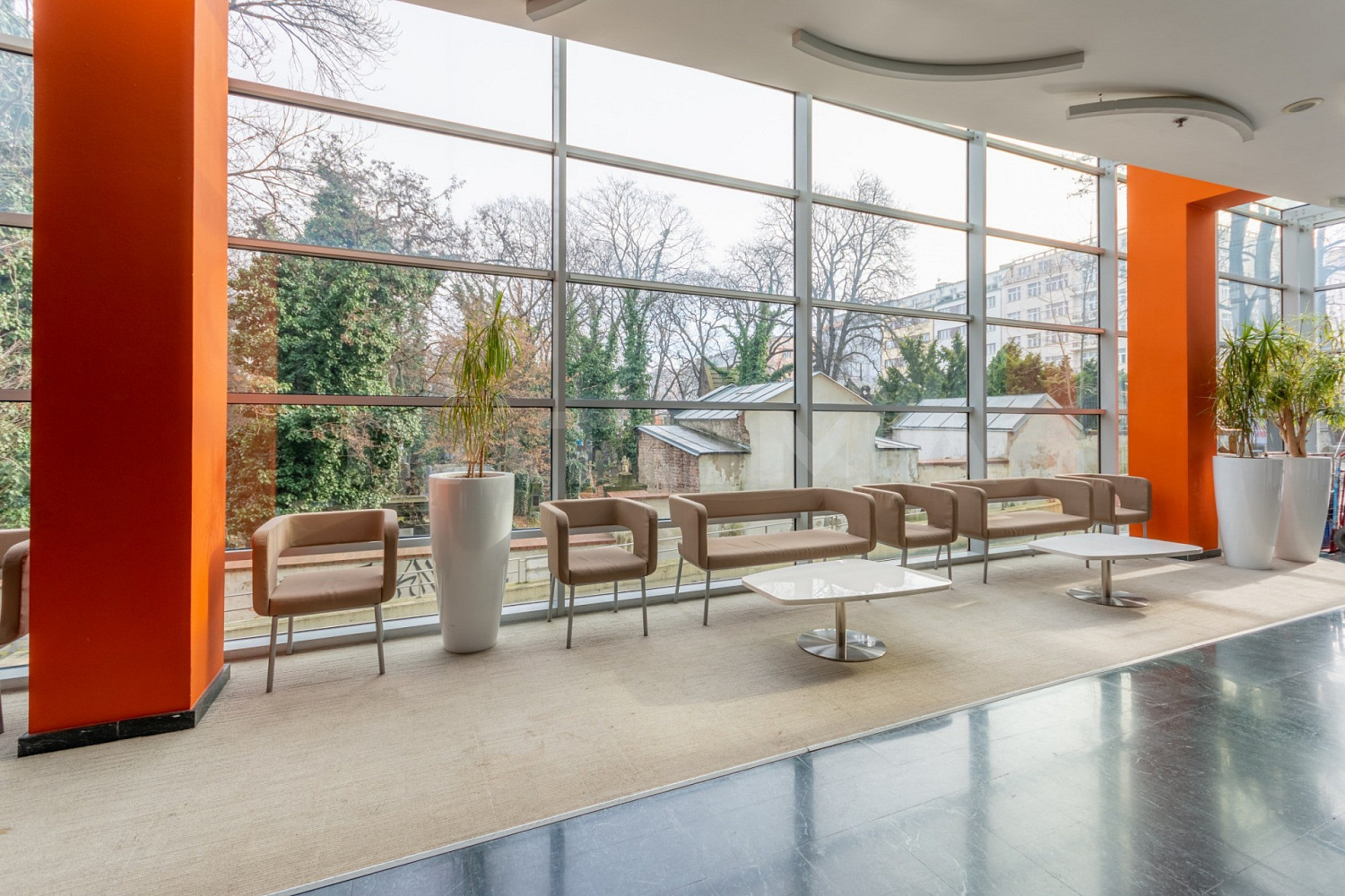 Pronájem kanceláře 387 m² – fotografie 4