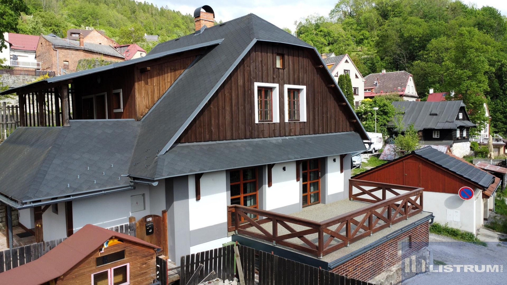 Pronájem domu 120 m² s pozemkem 163 m²