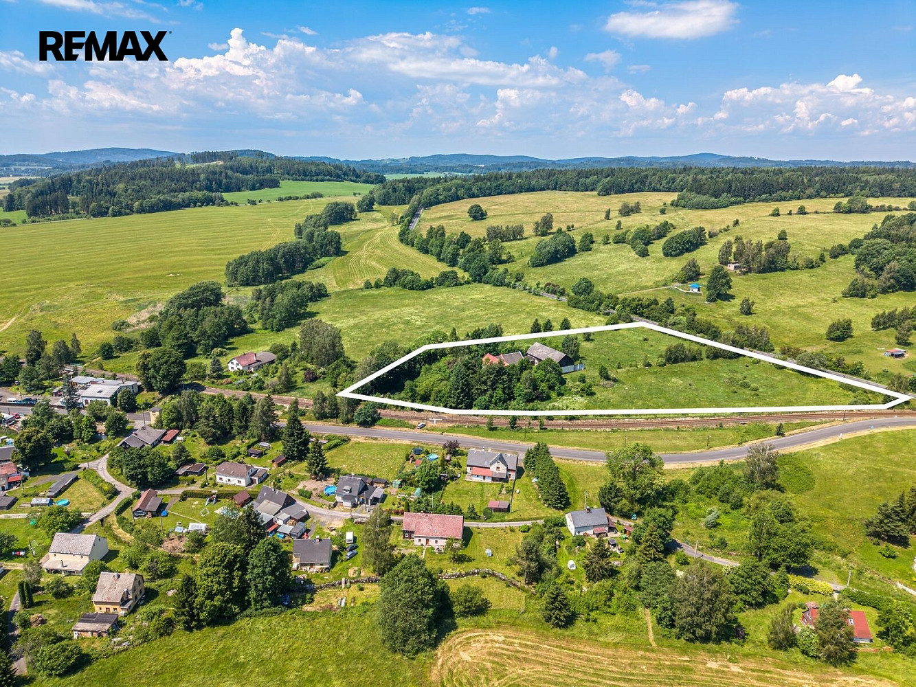 Prodej domu 1 230 m² s pozemkem 1 230 m²