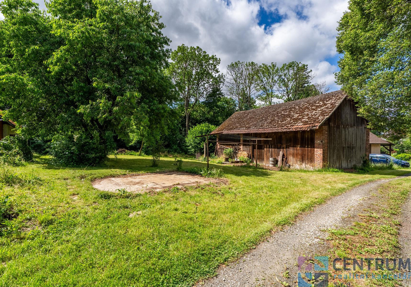Prodej stavebního pozemku 1 219 m²