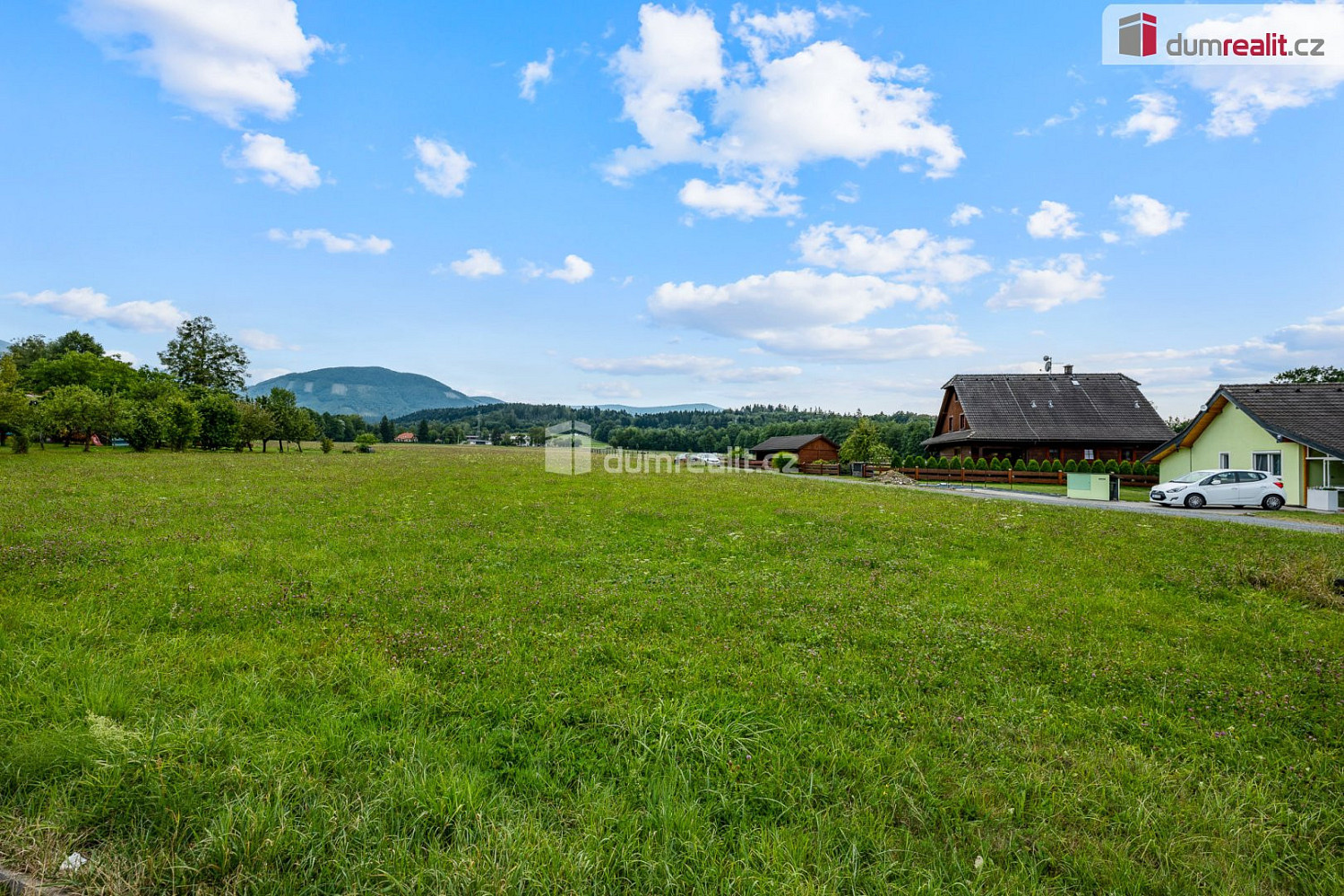 Prodej stavebního pozemku 1 200 m² – fotografie 2