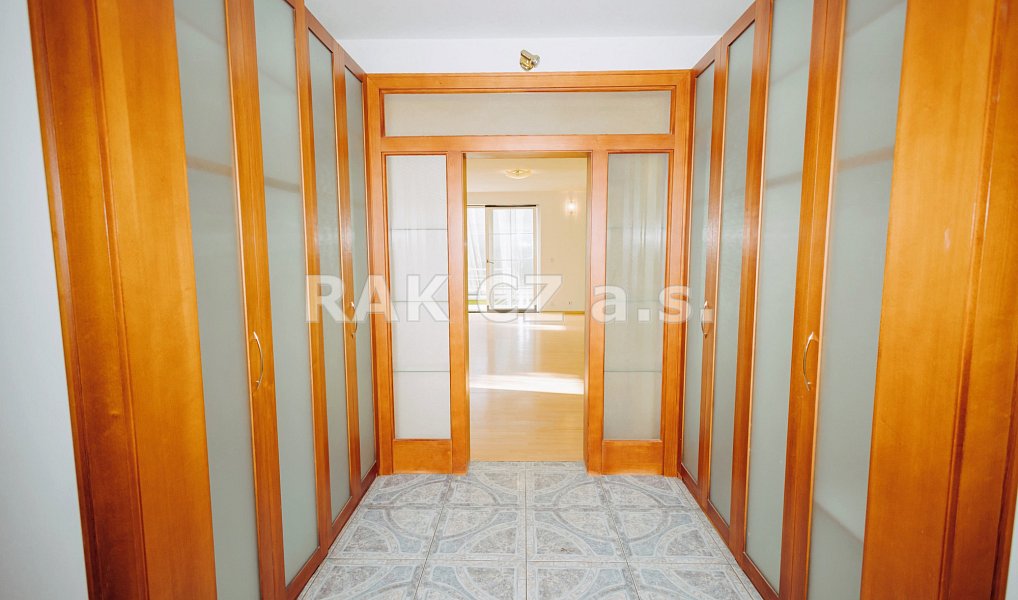 Prodej domu 577 m² s pozemkem 676 m², Praha – náhled fotky 10