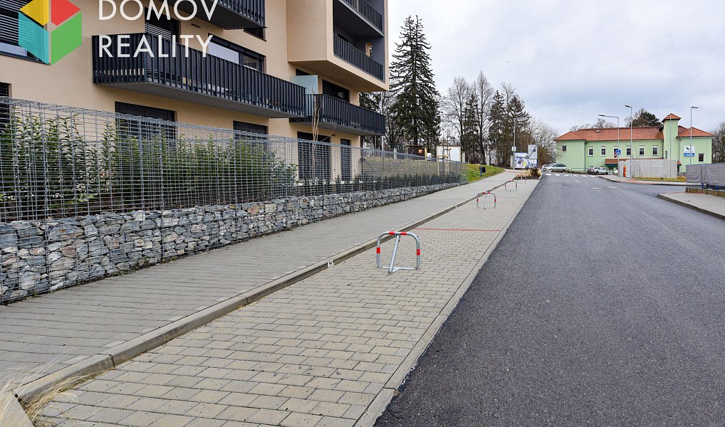 Pronájem venkovního parkovacího stání, Duslova, Beroun., Beroun – náhled fotky 2