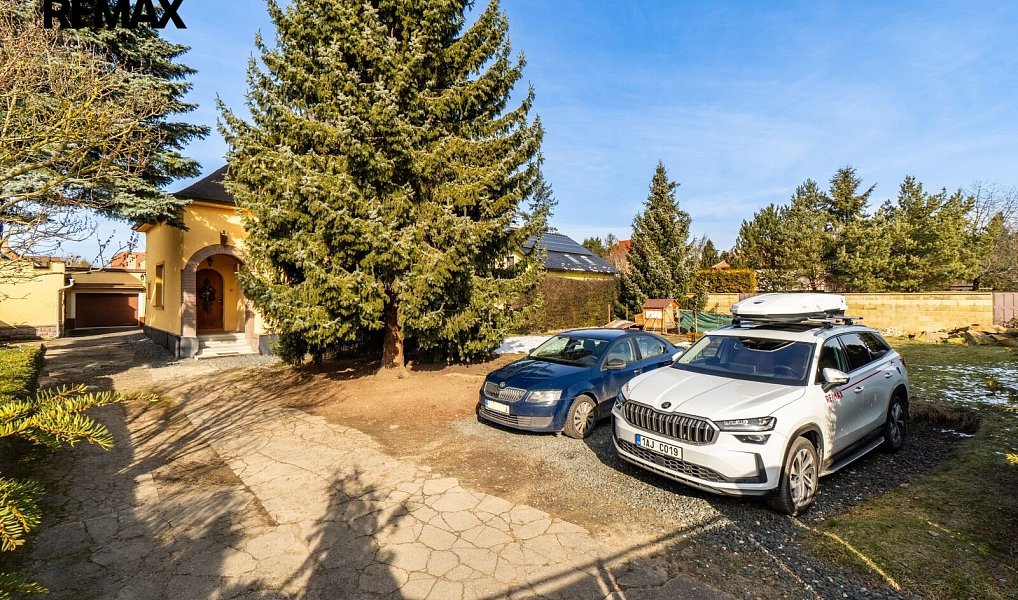 Prodej domu 163 m² s pozemkem 1 205 m², Šestajovice – náhled fotky 37